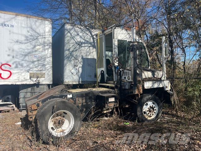 Autocar  ターミナルトラクター