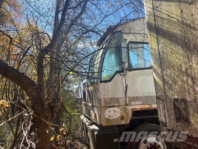 Autocar  ターミナルトラクター