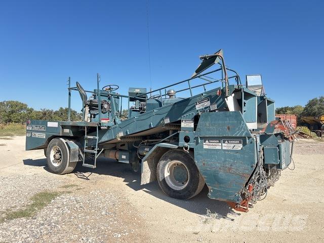  Bearcat 砂と塩撒き専用車