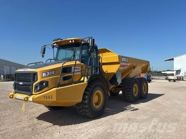 Bell B30E アーティキュレート式ダンプトラック