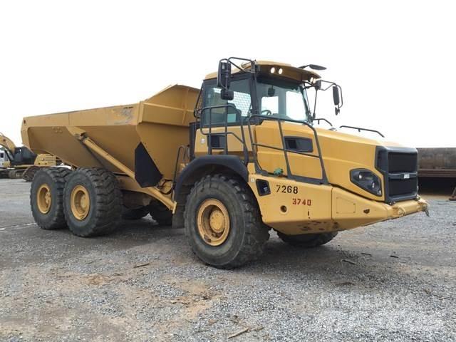 Bell B30E アーティキュレート式ダンプトラック
