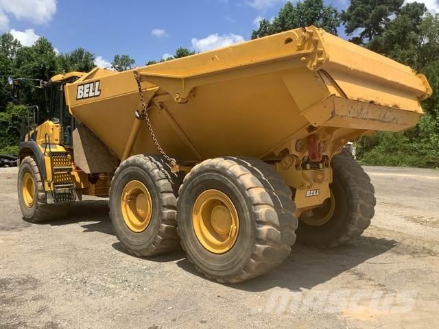 Bell B30E アーティキュレート式ダンプトラック