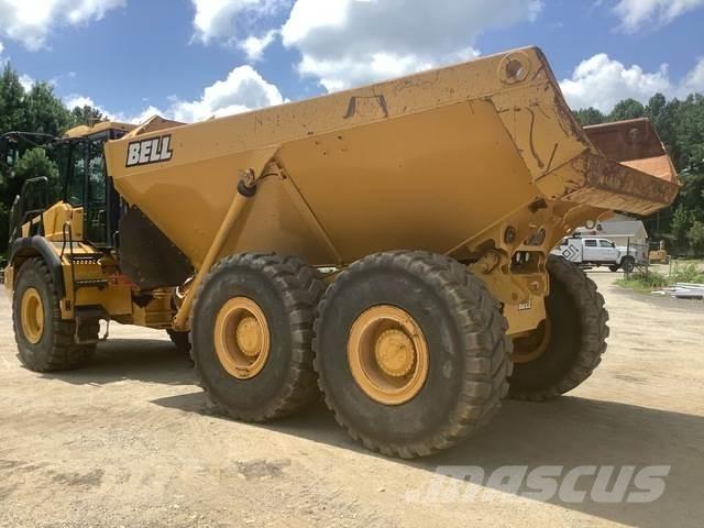 Bell B30E アーティキュレート式ダンプトラック