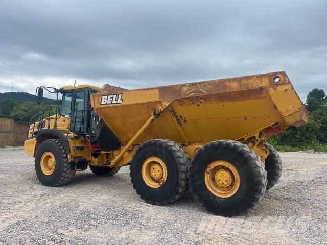Bell B30E アーティキュレート式ダンプトラック