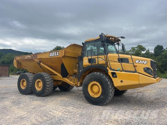 Bell B30E アーティキュレート式ダンプトラック