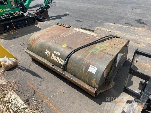 Bobcat 72 路面清掃機