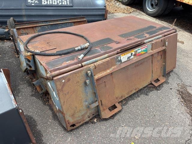 Bobcat 72 路面清掃機