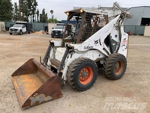 Bobcat 873 スキッドステアローダー