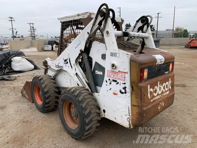 Bobcat 873 スキッドステアローダー