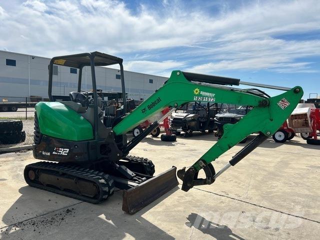 Bobcat E32 大型油圧ショベル12t以上（パワーショベル・ユンボ）