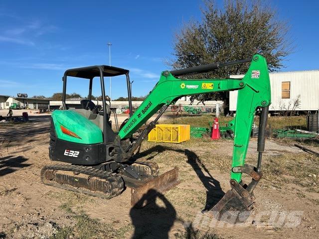 Bobcat E32 大型油圧ショベル12t以上（パワーショベル・ユンボ）