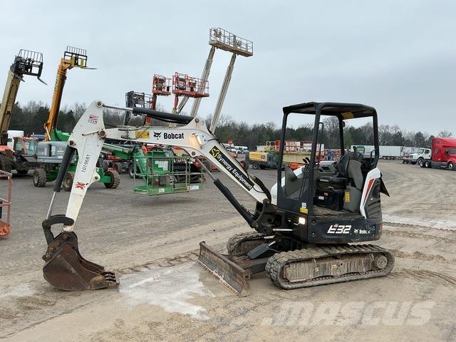 Bobcat E32 大型油圧ショベル12t以上（パワーショベル・ユンボ）