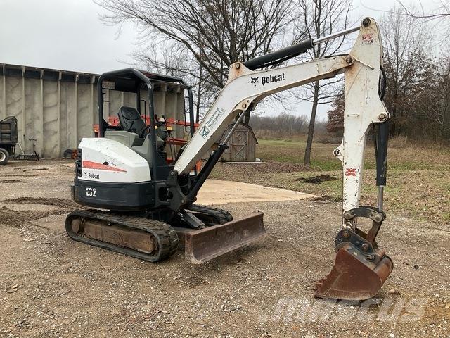 Bobcat E32 大型油圧ショベル12t以上（パワーショベル・ユンボ）