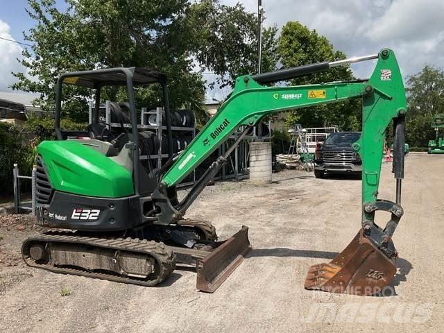 Bobcat E32I 大型油圧ショベル12t以上（パワーショベル・ユンボ）
