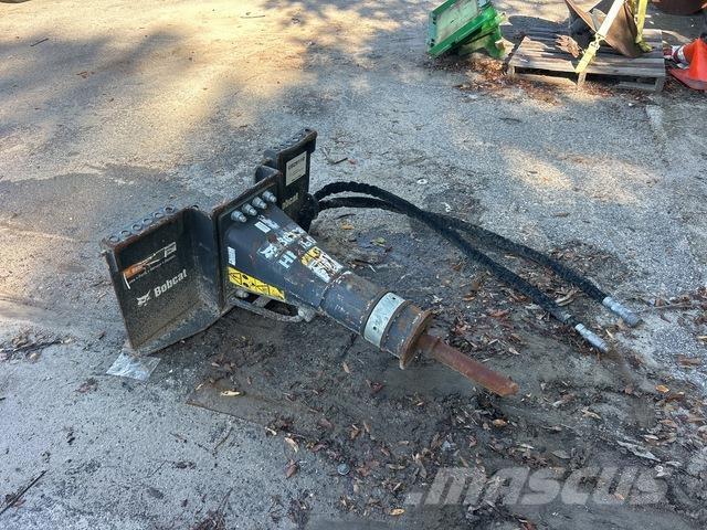Bobcat HB680 ハンマー／ブレーカ