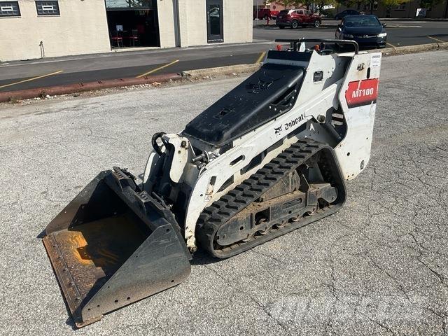 Bobcat MT100 スキッドステアローダー