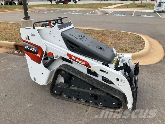 Bobcat MT100 スキッドステアローダー