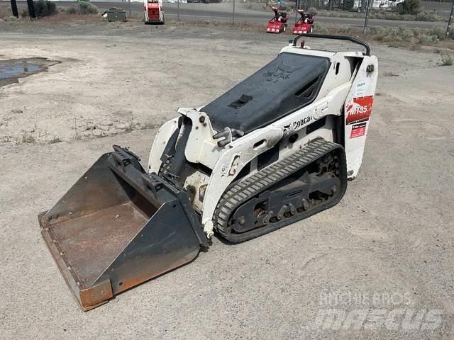 Bobcat MT55 スキッドステアローダー