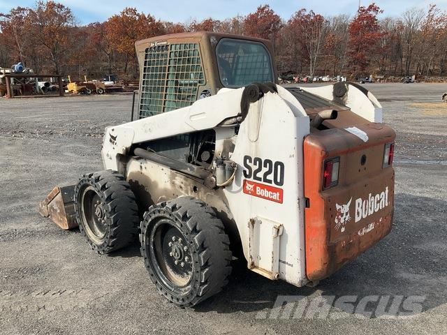 Bobcat S220 スキッドステアローダー
