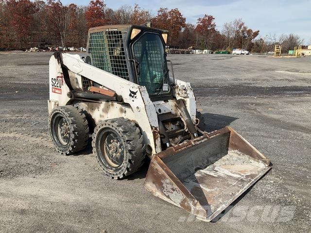 Bobcat S220 スキッドステアローダー