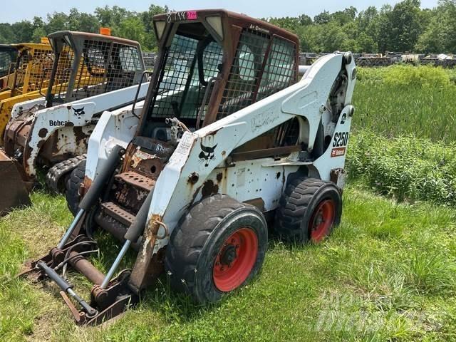 Bobcat S250 スキッドステアローダー