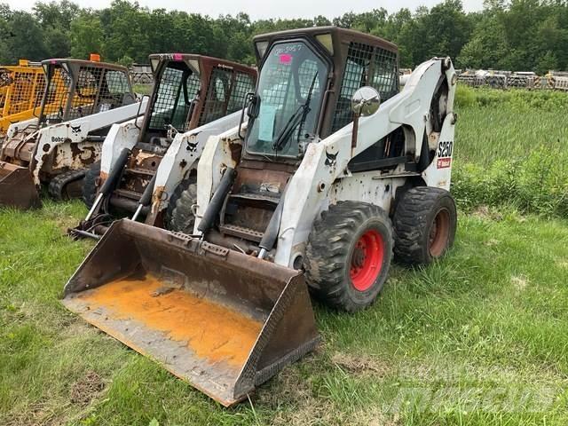 Bobcat S250 スキッドステアローダー