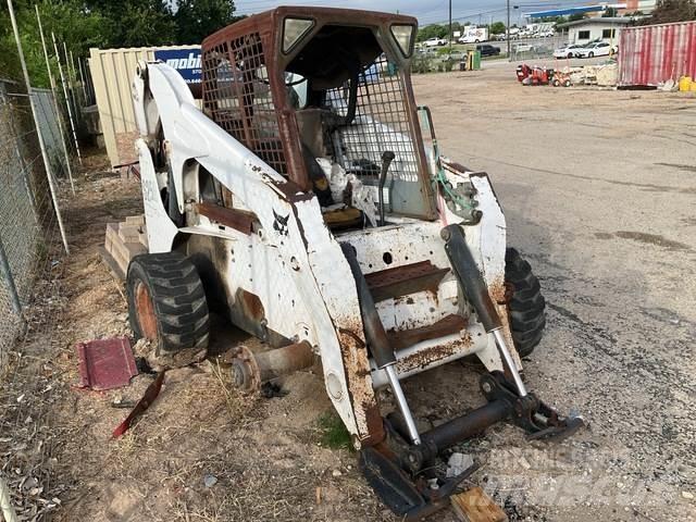 Bobcat S250 スキッドステアローダー