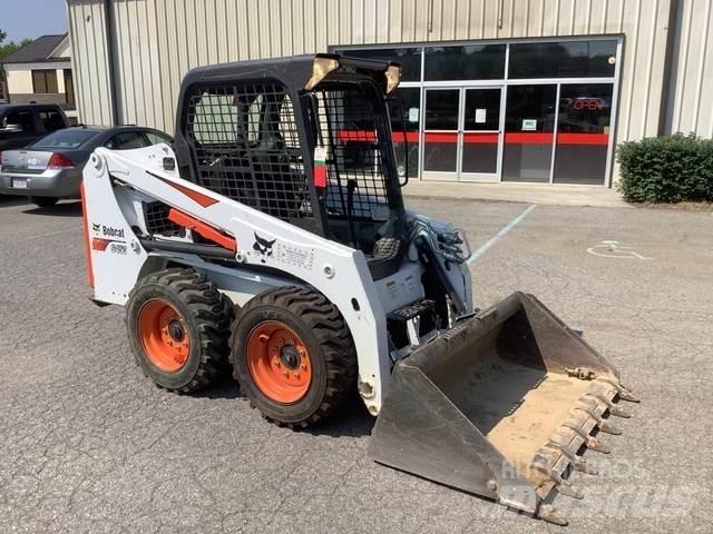 Bobcat S450 スキッドステアローダー