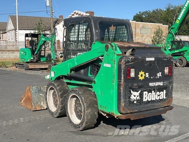 Bobcat S450 スキッドステアローダー