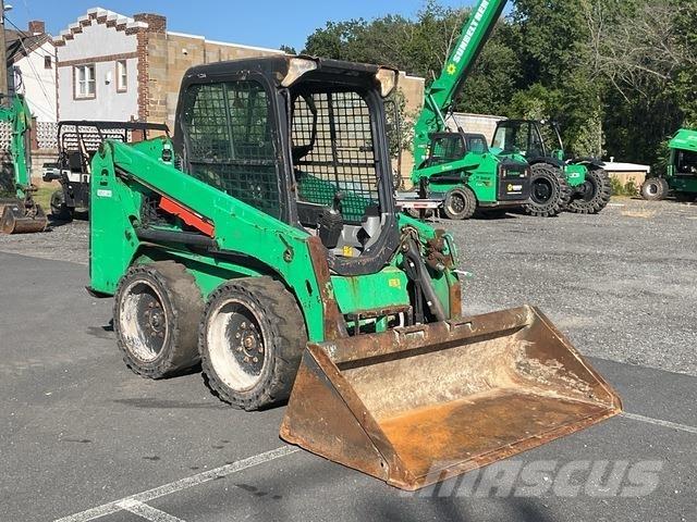 Bobcat S450 スキッドステアローダー