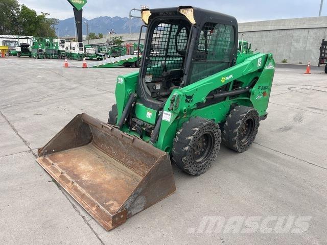 Bobcat S550 スキッドステアローダー