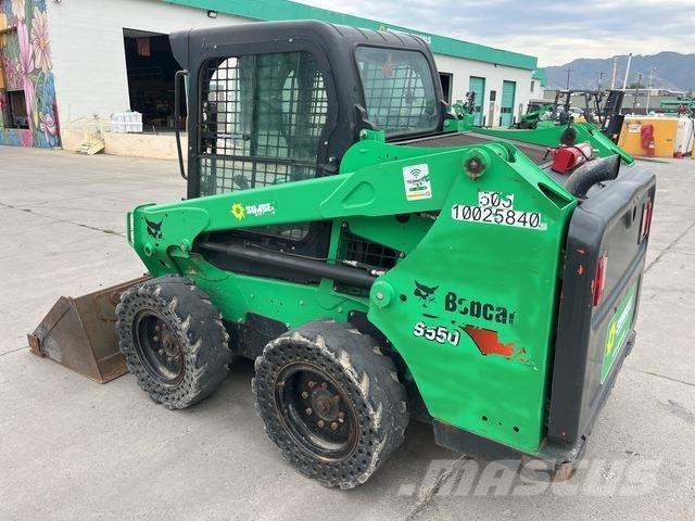 Bobcat S550 スキッドステアローダー