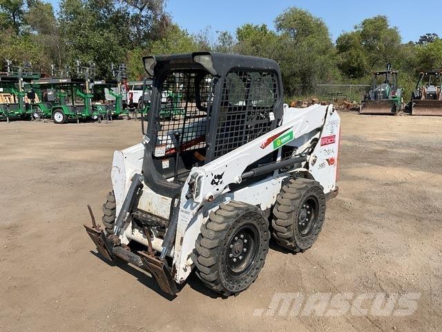 Bobcat S550 スキッドステアローダー