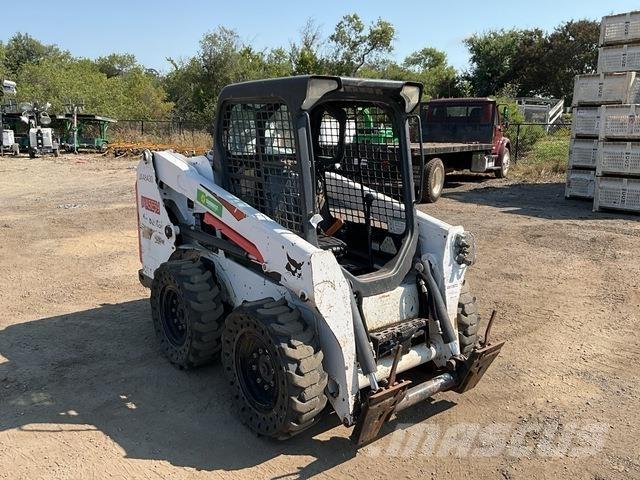 Bobcat S550 スキッドステアローダー