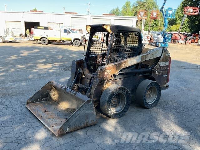 Bobcat S550 スキッドステアローダー