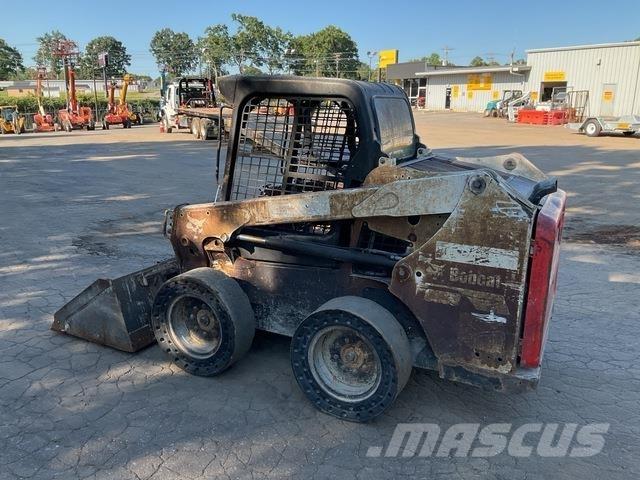 Bobcat S550 スキッドステアローダー