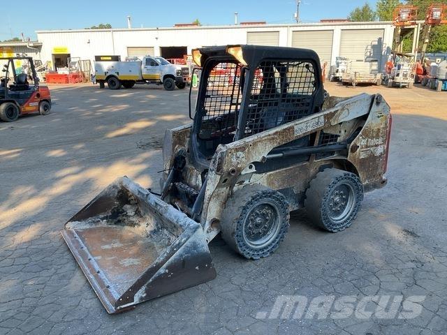 Bobcat S550 スキッドステアローダー