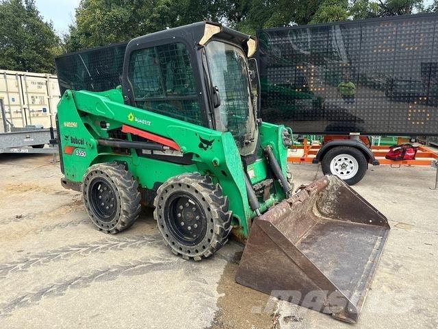 Bobcat S550 スキッドステアローダー