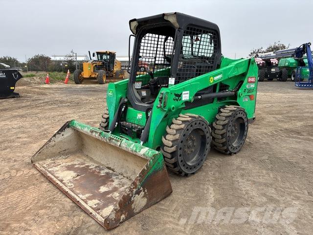 Bobcat S550 スキッドステアローダー
