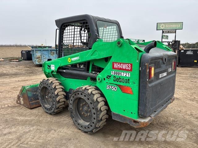 Bobcat S550 スキッドステアローダー