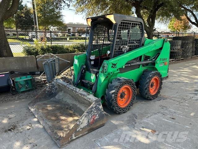 Bobcat S550 スキッドステアローダー