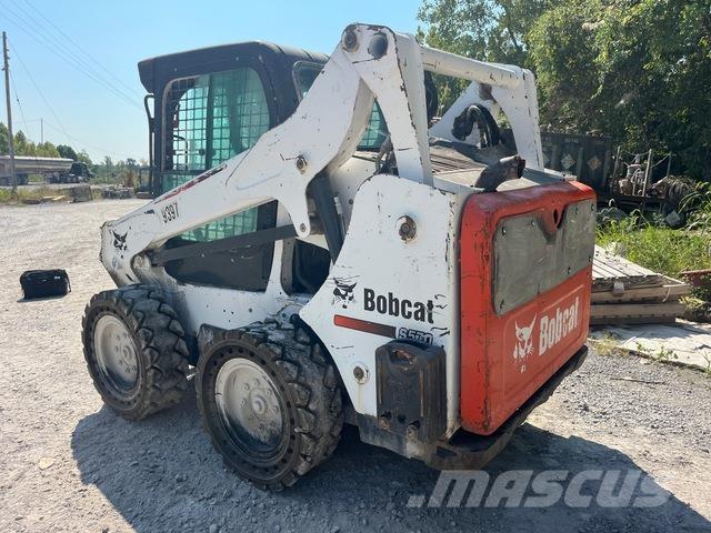 Bobcat S570 スキッドステアローダー