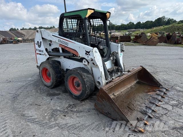 Bobcat S630 スキッドステアローダー