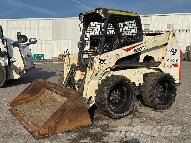 Bobcat S630 スキッドステアローダー