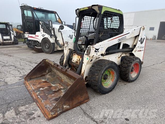 Bobcat S630 スキッドステアローダー