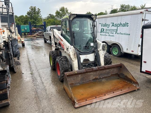Bobcat S630 スキッドステアローダー