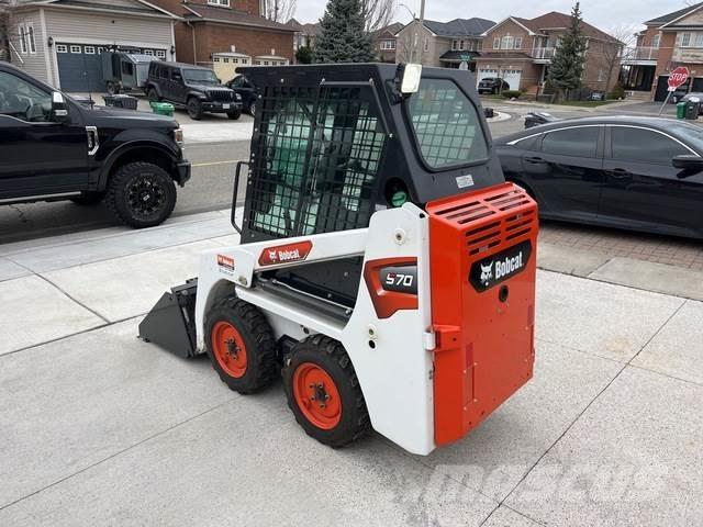 Bobcat S70 スキッドステアローダー
