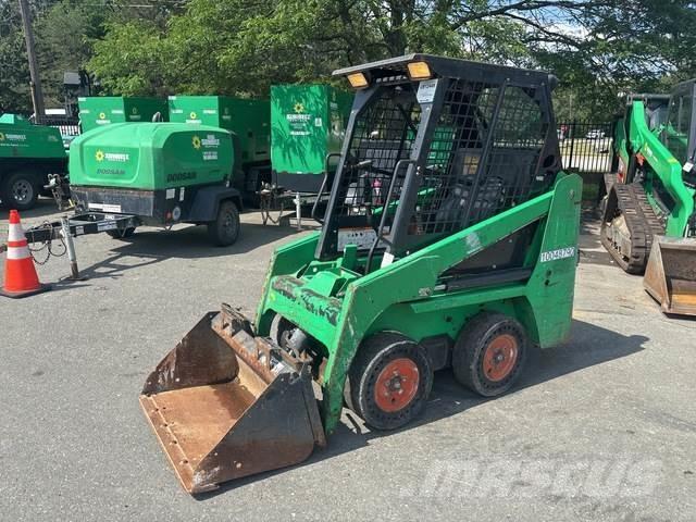 Bobcat S70 スキッドステアローダー
