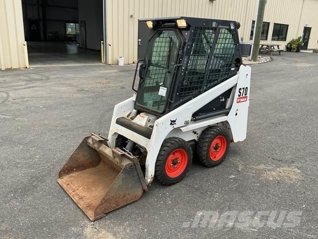Bobcat S70 スキッドステアローダー