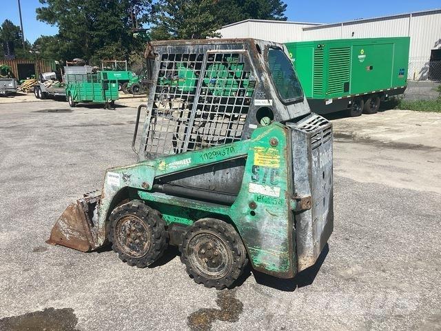 Bobcat S70 スキッドステアローダー